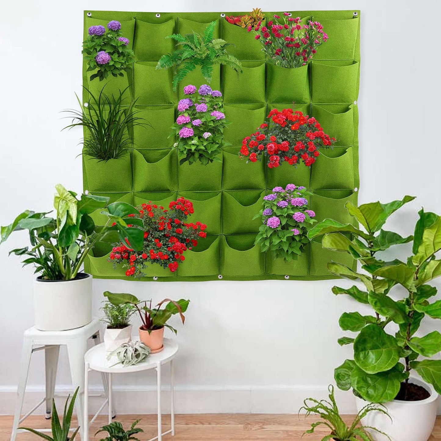 Hängende vertikale, an der Wand montierte Pflanztaschen