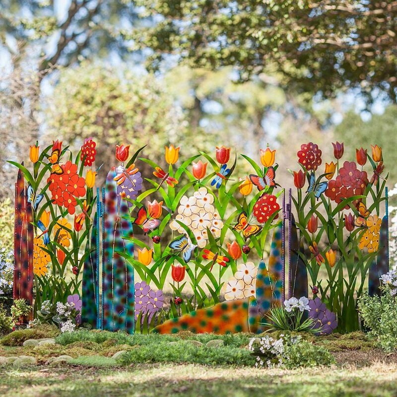 Bunter dreiteiliger Gartenparavent aus Metall mit Schmetterlings- und Blumenmotiv